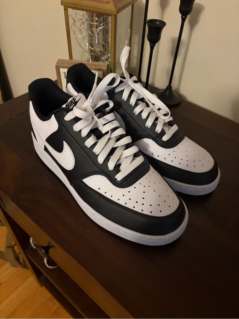 Nike Men’s Black and White Low-Top Sneakers